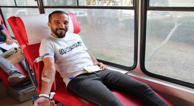 100. yılda 100 ünite kan bağışı