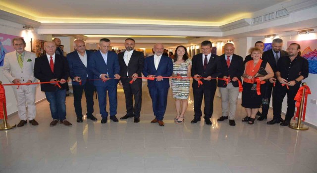 100üncü yılı onuruna 100 eser sanatseverle buluştu