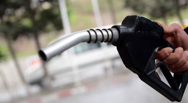 Akaryakıta büyük indirim geldi: Benzin 2 lira 10 kuruş düştü