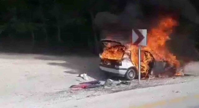 Alevlere teslim olan otomobil kullanılamaz hale geldi