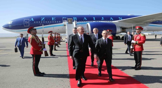 Azerbaycan Cumhurbaşkanı Aliyev Gürcistanda