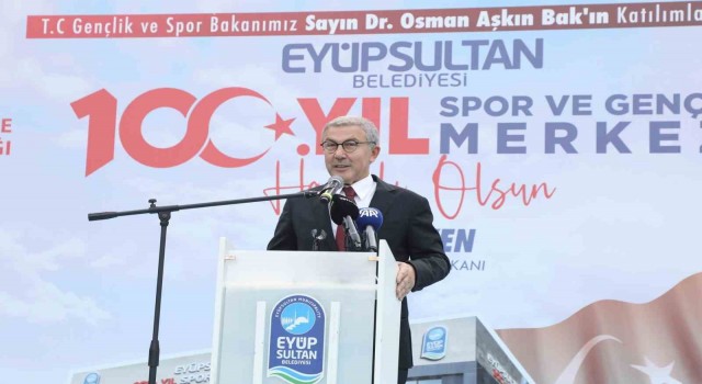 Bakan Bak, Eyüpsultanda 100. Yıl Spor ve Gençlik Merkezinin açılışını yaptı