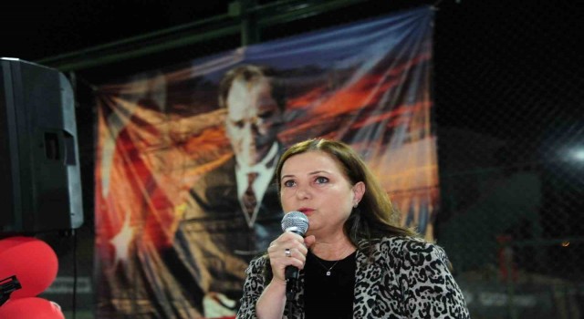 Balçovada Cumhuriyet Tenis Turnuvası öğrencilere burs oldu