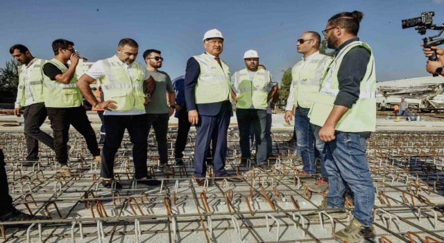 Başkan Karalar, Şakirpaşa Altgeçidi inşaatında incelemede bulundu