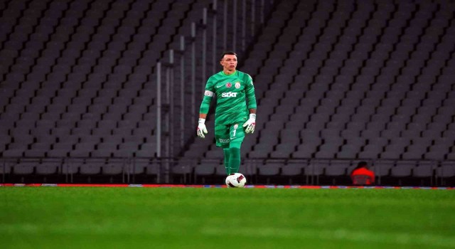 Beşiktaş derbilerinin en deneyimlisi Fernando Muslera