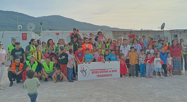 BESYO Öğrencilerinden Depremzedelere Anlamlı Ziyaret
