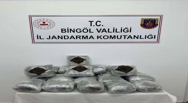 Bingöl'de yol kenarında uyuşturucu madde ele geçirildi