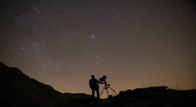 Bitliste uzay meraklıları Orionid meteorunu gözlemledi