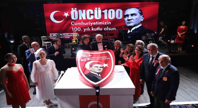 Büyükçekmecede “Cumhuriyet Balosu” düzenlendi