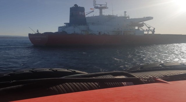 Çanakkale Boğazında dökme yük gemisi elektrik arızası yaptı