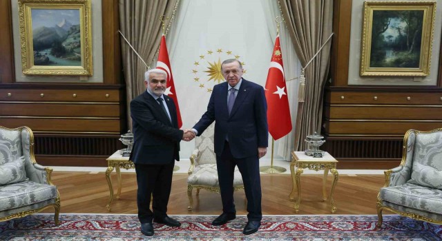 Cumhurbaşkanı Erdoğan, HÜDA PAR Genel Başkanı Yapıcıoğlunu kabul etti