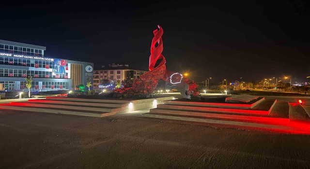 Cumhuriyetin 100üncü yaşında 100üncü yıl heykeli