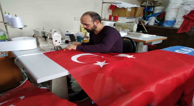 Cumhuriyetin 100üncü yılının kutlanacağı 29 Ekim öncesi bayrak üreticileri stokları tüketti