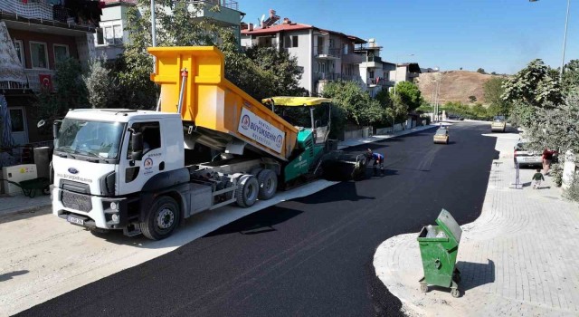 Denizli Büyükşehirin asfalt seferberliği sürüyor