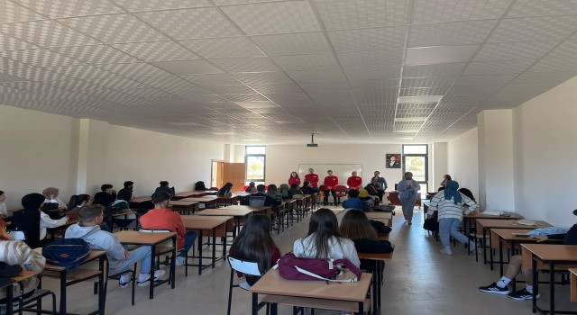 Denizlide üniversitelilere Kahramanmaraş depremi anlatıldı