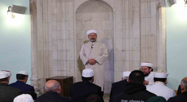 Diyanet İşleri Başkanı Erbaş: “Zulme karşı Müslümanların tek yumruk olması gerekiyor”