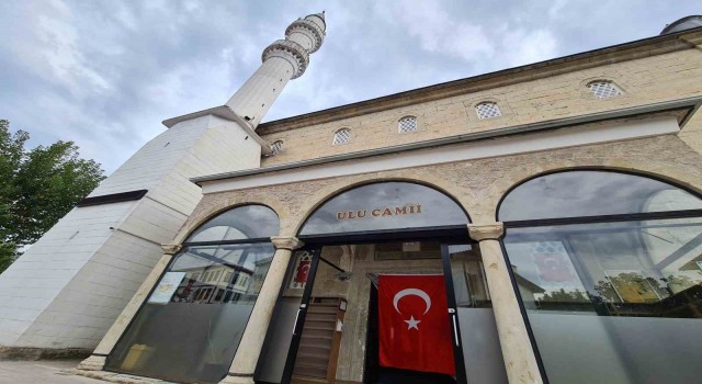 Ecdat yadigarı camiler hem yıllara meydan okuyor hem de turist ağırlıyor