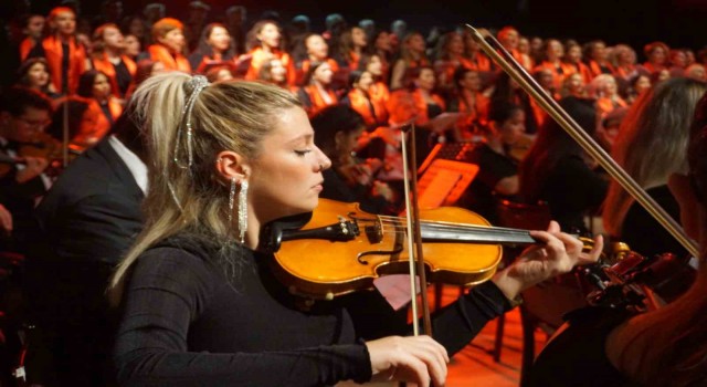 Edirnede 100. yıla özel düzenlenen konserde Cumhuriyet coşkusu yaşandı