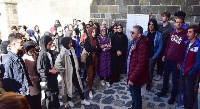 ETÜlü öğrenciler Erzurumu gezdi