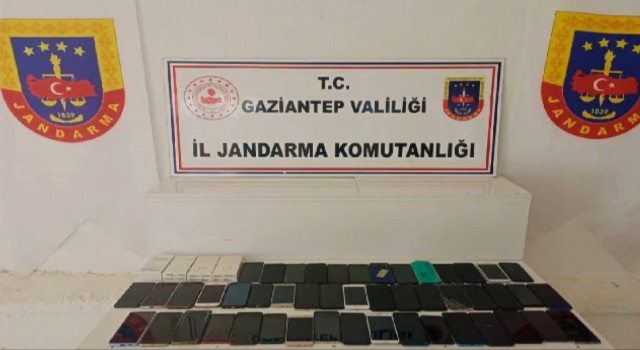Gaziantepte 570 bin lira değerin kaçak cep telefonu ele geçirildi: 1 gözaltı