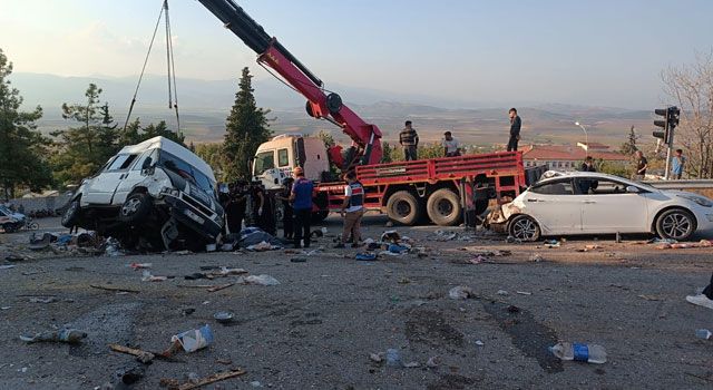 Gaziantep'te feci kaza: 5 ölü, 17 yaralı