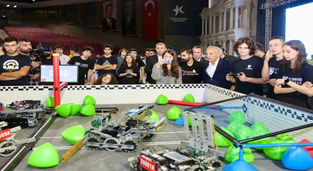 Geleceğin robot tasarımcıları, ABD hayali için Küçükçekmecede ter döktü