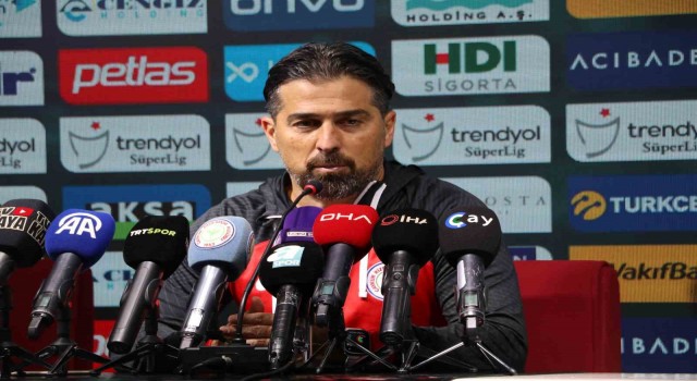 İlhan Palut: “Maçı tutabildik ve çok güzel bir dakikada gol attık”