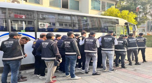 İzmirdeki FETÖye kıskaç operasyonunda 28 tutuklama