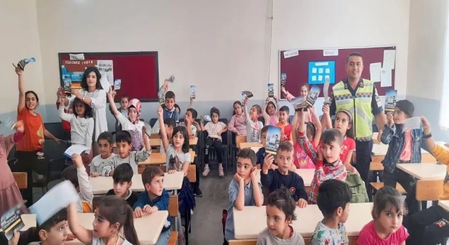 Jandarma ekiplerinden öğrencilere eğitim