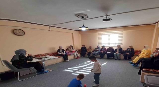 Kadınlara Küçük İnsanların Büyük Hakları anlatıldı