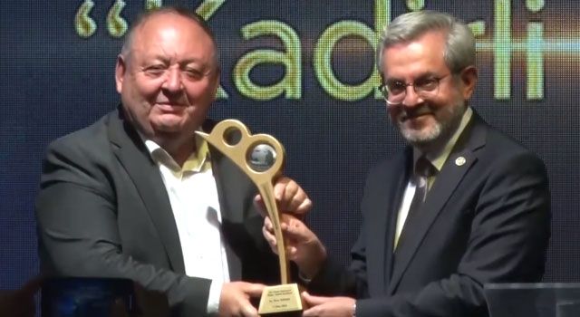 Kadirli Belediyesi Sosyal Dayanışma Ödülüne Layık Görüldü
