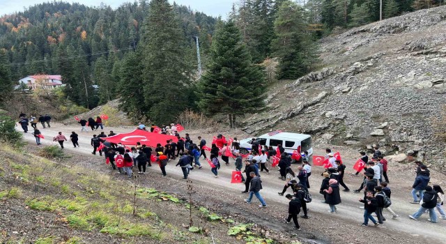 Kastamonuda Cumhuriyet Bayramı etkinlikleri sebebiyle Akgöle yürüdüler