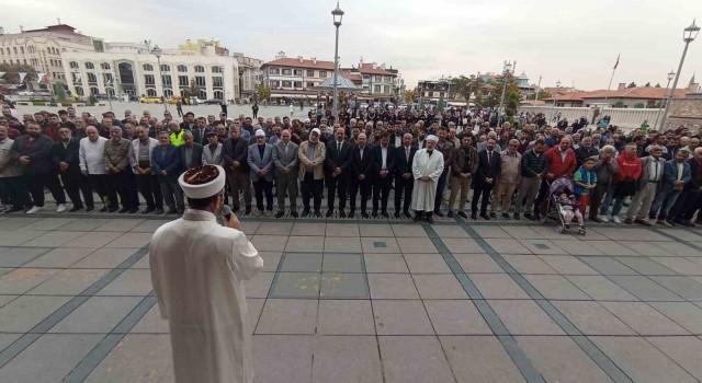 Konyada Filistinde hayatını kaybedenler için gıyabi cenaze namazı kılındı