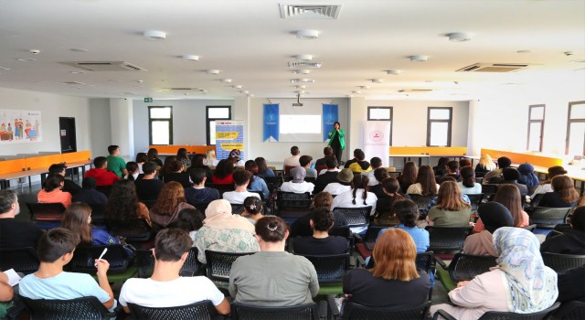 Küçükçekmecede “Erasmus bilgilendirme günleri” gerçekleştirildi