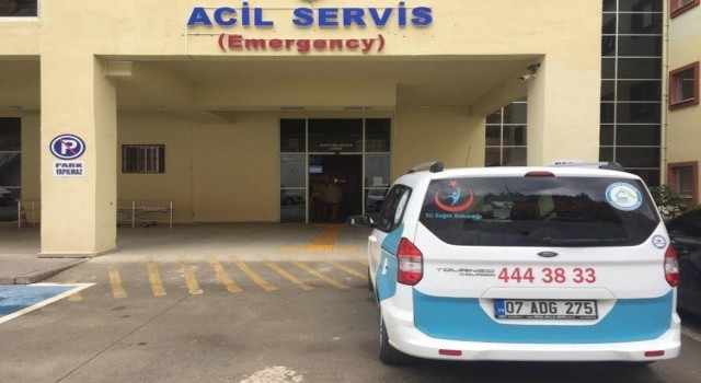 Kültür ve Sanat Sempozyumuna katılan Macaristanlı sanatçı yanlışlıkla tiner içti