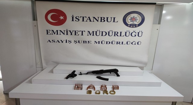 Maskeli saldırganlar restorana ateş açtı: O anlar kamerada