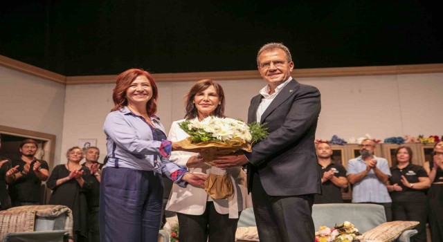Mersin Şehir Tiyatrosu, Lütfen Kızımla Evlenir Misinizi? oyununun prömiyeriyle sezonu açtı