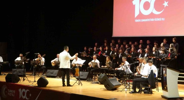 Muğlada Cumhuriyetin Sesi isimli konser ve film gösterimi düzenlendi