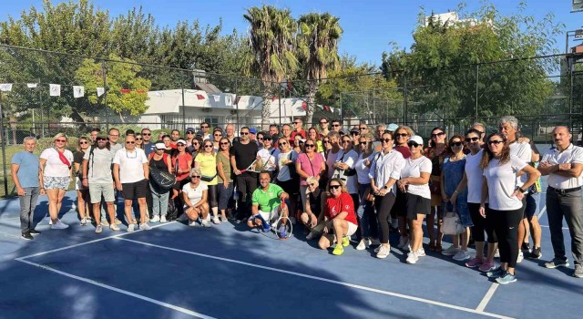 Muratpaşada tenis turnuvası başladı