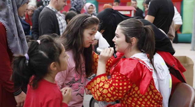 Nevşehirde ‘Çocuk Şenliği renkli görüntülere sahne oldu