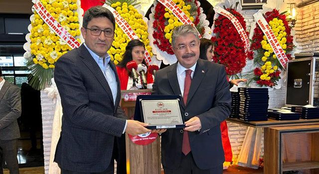 Osmaniye Valisi Dr. Erdinç Yılmaz'a Yılın Valisi Ödülü