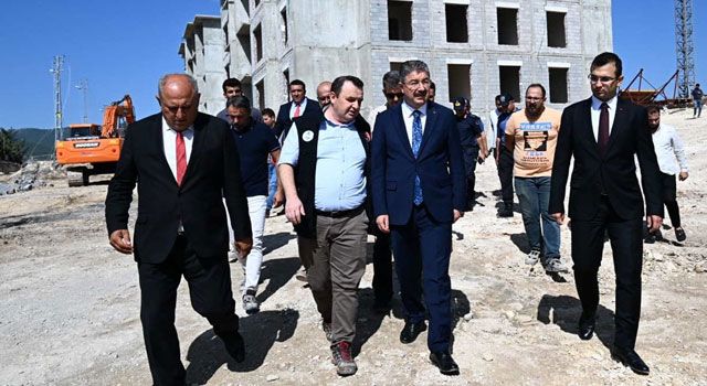 Osmaniye Valisi Yılmaz: Deprem konutları yılsonuna kadar tamamlanacak