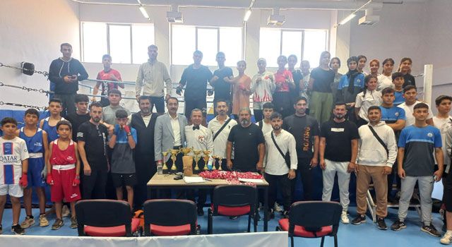 Osmaniye'de Boks Dostluk Turnuvası