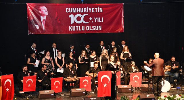 Osmaniye'de Cumhuriyet'in 100. yılına özel konser