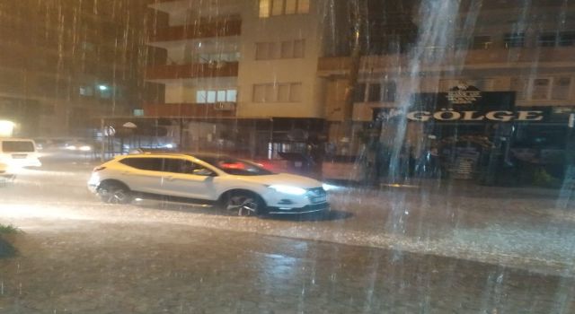 Osmaniye’de sağanak yağış hayatı olumsuz etkiledi
