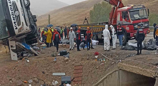 Sivas’ta Otobüs kazasında ölü sayısı 8'e yükseldi