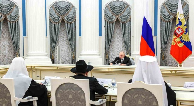 Rusya Devlet Başkanı Vladimir Putin: “Böl ve yönet prensibiyle hareket ediyorlar”