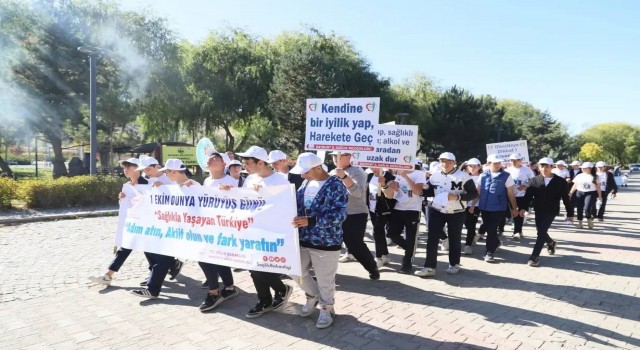 Sağlıkla yaşayan Türkiye temalı farkındalık yürüyüşü yapıldı