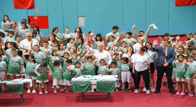 Salihlide 50 branşta kurs düzenleniyor