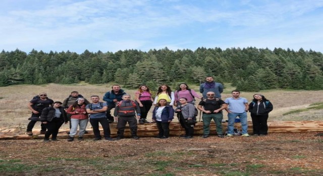 Sonbahar renkleri eşliğinde 14 kilometre yürüdüler